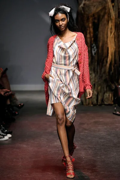 Look 15